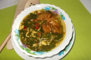 Ciorba de salata verde cu zdrente de ou