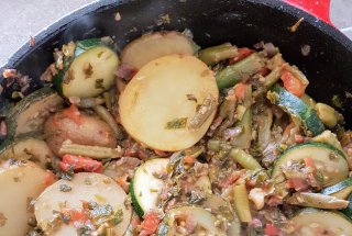 Legume in sos de rosii