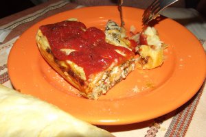 Placinta cu carne si mozzarella