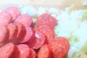Supa de scoici, chorizo si fasole