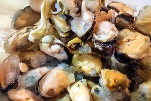 Supa de scoici, chorizo si fasole