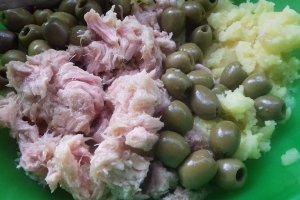 Aperitiv cu ton si cartofi