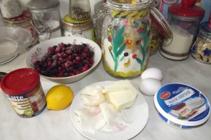 Desert mini tarte cu caramel si fructe