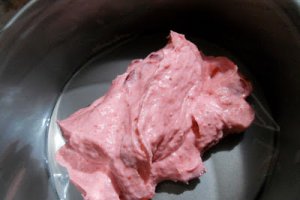 Desert tort cu doua creme de ciocolata si capsuni