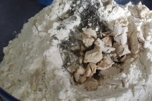 Paine Focaccia cu cimbru si masline