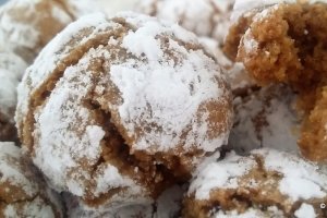 Desert biscuiti crinkles cu cafea