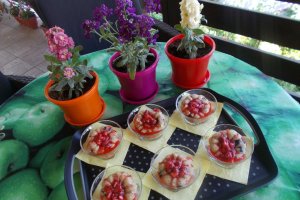 Desert din quinoa cu jeleu de capsuni