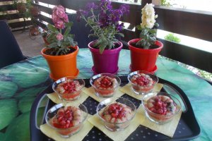 Desert din quinoa cu jeleu de capsuni