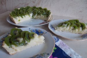 Desert tarta cu crema de lamaie si kiwi -reteta nr. 300