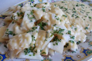 Garnitura de telina la aburi, cu sos de smantana si mustar