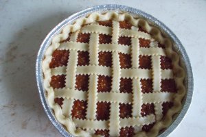 Desert tarta cu branza dulce si gem de caise cu nuca