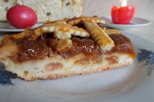 Desert tarta cu branza dulce si gem de caise cu nuca