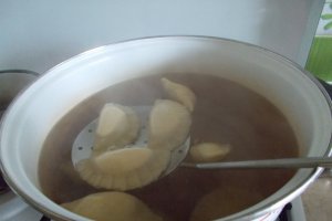 Coltunasi cu branza sarata, reteta gustoasa din copilarie