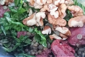 Salata de linte, pipote de rata confiate si varza pak choy