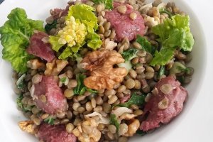 Salata de linte, pipote de rata confiate si varza pak choy