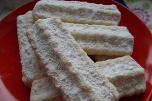 Desert biscuiti spritati