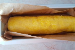 Aperitiv rulada din aluat fraged cu sunca si legume