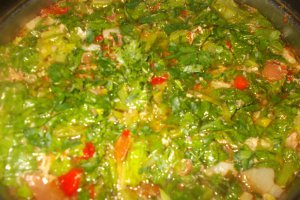 Ciorba de salata verde cu prosciutto