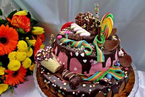 Desert tort Raisa, cu zmeura si ciocolata - reteta cu numarul 700