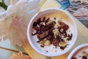 Desert inghetata de cafea si ciocolata