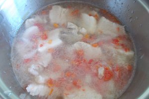 Fasole verde cu piept de porc si rosii