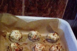 Aperitiv ciuperci umplute