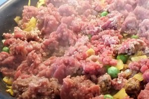 Placinta Pastilla cu carne de vita si migdale