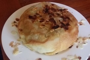 Placinta Pastilla cu carne de vita si migdale