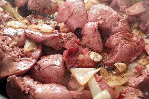 Ficat de pasare confiat cu quinoa