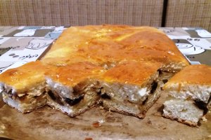 Desert placinta cu branza dulce si visine
