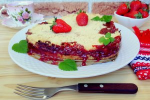 Desert crumble cu capsuni