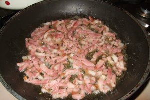 Tortellini cu ciuperci în sos de smîntînă