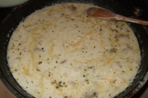 Tortellini cu ciuperci în sos de smîntînă