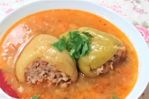 Ciorba de ardei umpluti cu carne de vitel