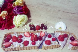 Desert tarta cu capsune si 3 ani de bucataras