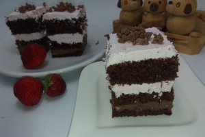 Desert prajitura cu frisca, capsuni si mascarpone