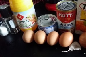 Aperitiv cu ton si rosii