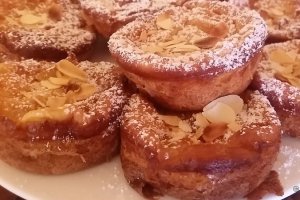 Desert mini clafoutis cu mere si pere