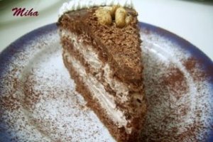 Tort cu mousse de ciocolata si nuci