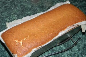 Desert chec din albusuri cu portocala