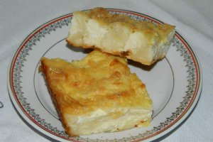 Aperitiv placinta creata cu branza sarata