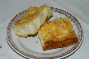 Aperitiv placinta creata cu branza sarata