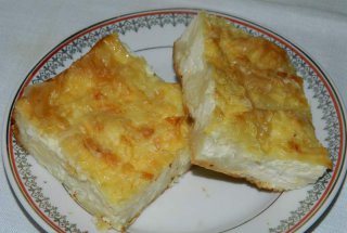Aperitiv placinta creata cu branza sarata