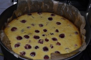 Desert clafoutis cu cirese