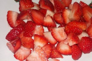 Desert pandispan cu capsuni