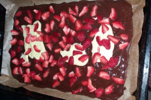 Desert pandispan cu capsuni