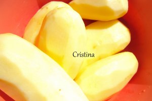 Gratin de cartofi cu ierburi aromate