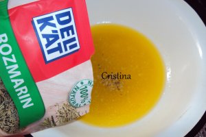 Gratin de cartofi cu ierburi aromate