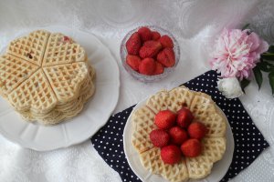Desert waffle cu capsuni