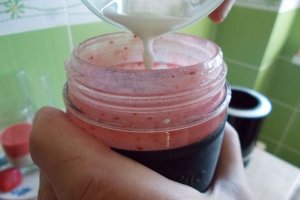 Smoothie & Milkshake de banane si capsuni